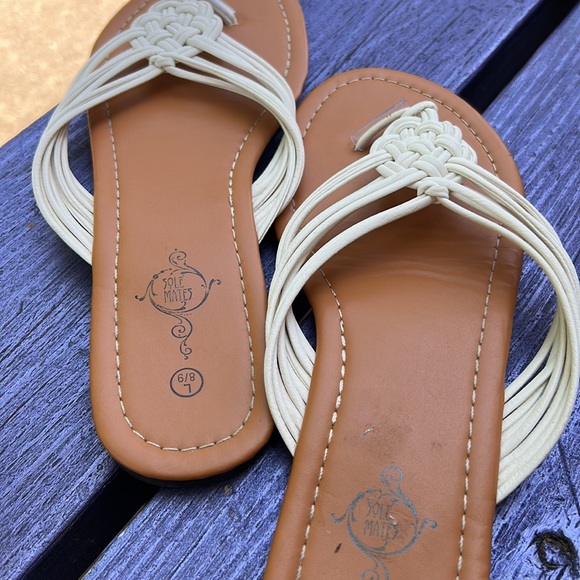 SOLD Worn Women’s Sandals - Picture 3 of 3